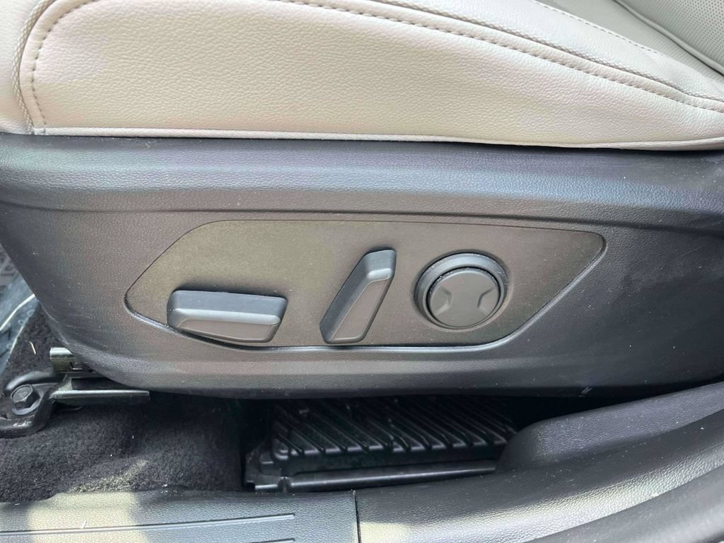Used 2025 Hyundai Tucson Limited AWD/4WD image 18