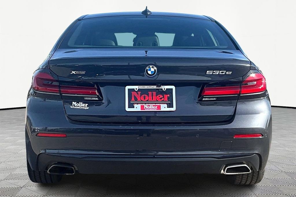 Used 2023 BMW 530e xDrive 530e iPerformance w/ Premium Package image 4