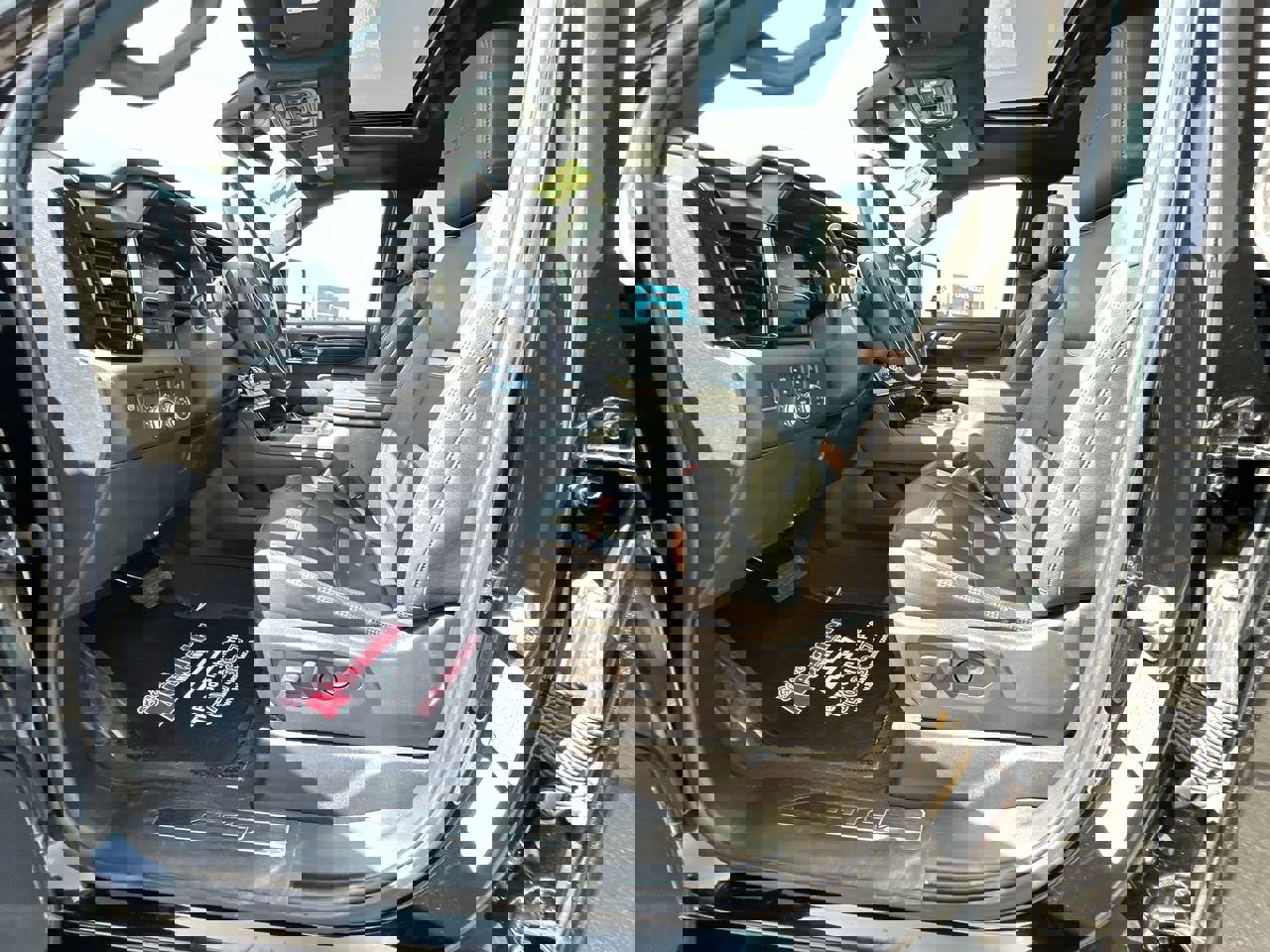 Used 2024 GMC Sierra 2500 AT4 w/ Technology Package image 27