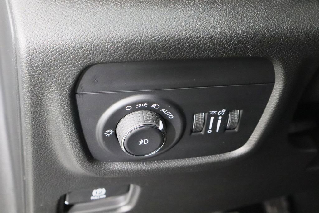 New 2025 Jeep Grand Cherokee Limited w/ Black Appearance Package image 23