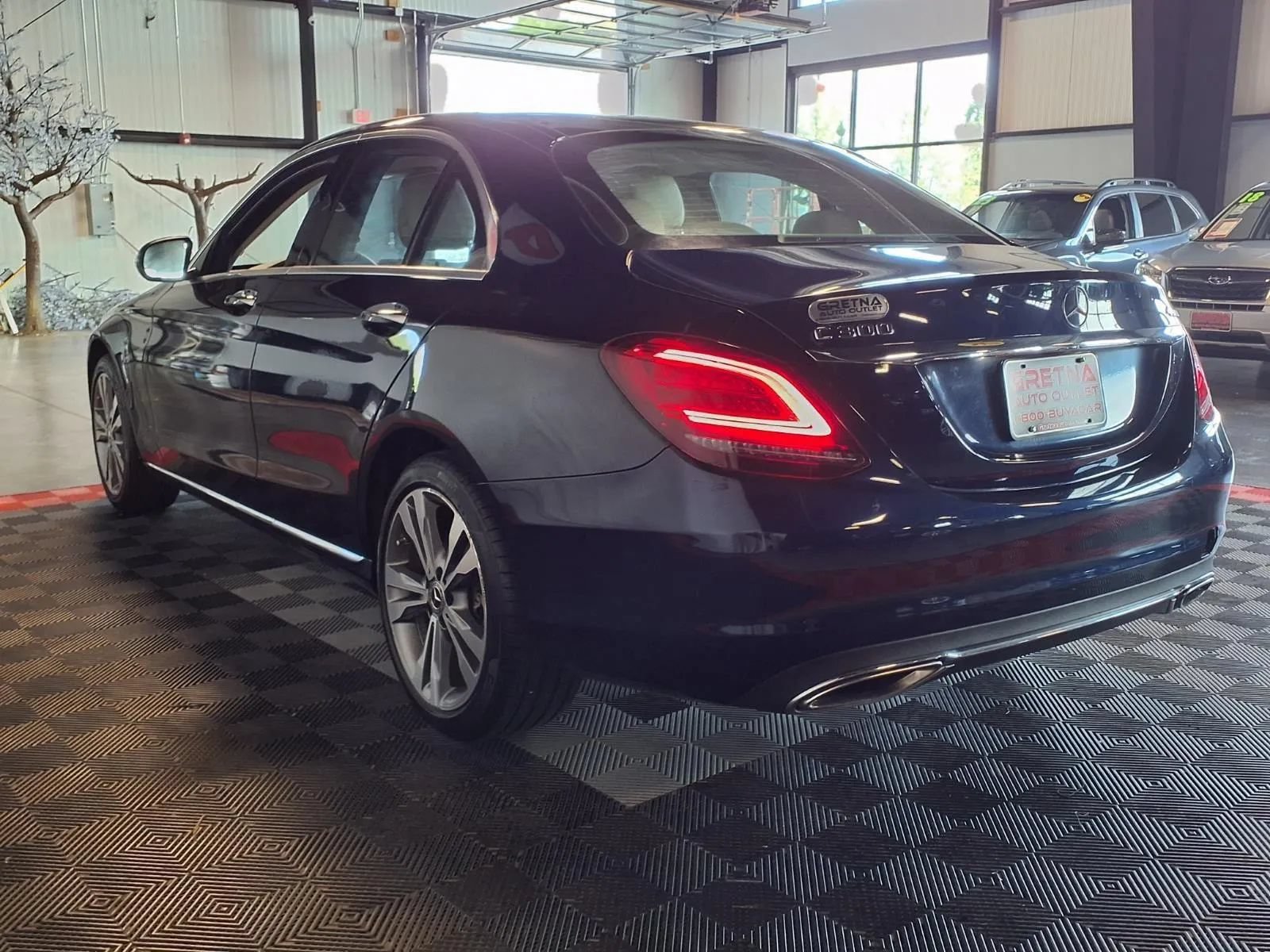 Used 2019 Mercedes-Benz C 300 4MATIC Sedan image 4