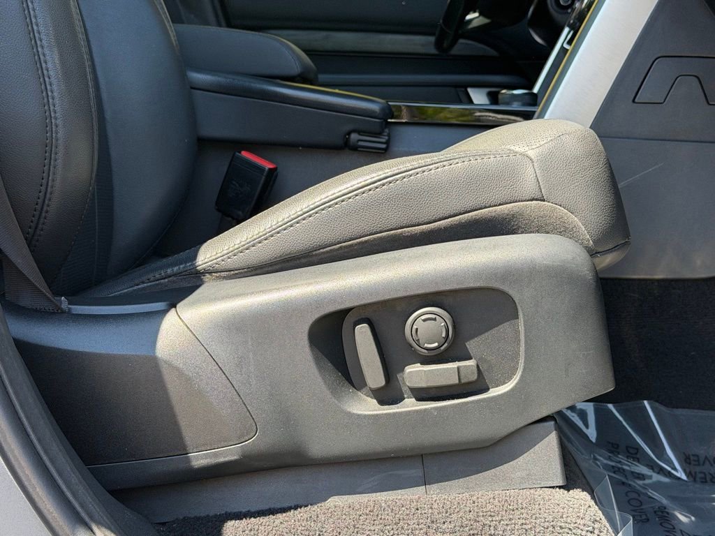 Used 2018 Land Rover Discovery HSE image 37