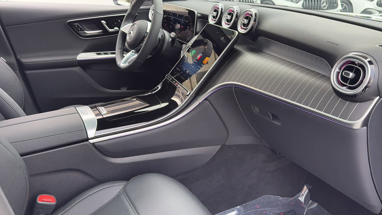 New 2026 Mercedes-Benz GLC 300 4MATIC image 36