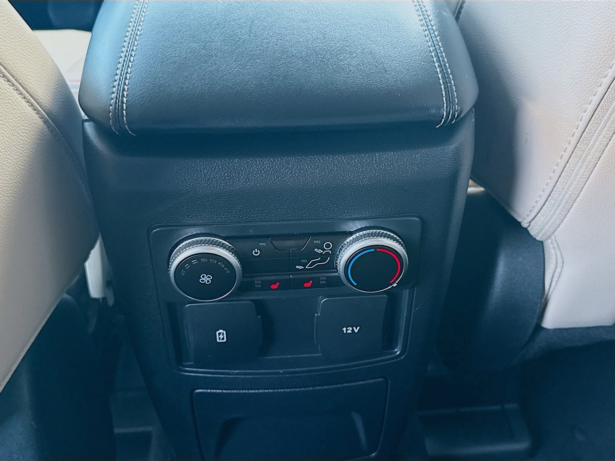 Used 2024 Ford Explorer Limited image 20