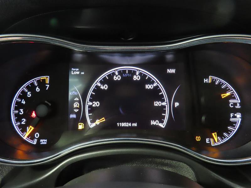 Used 2019 Jeep Grand Cherokee Laredo image 19