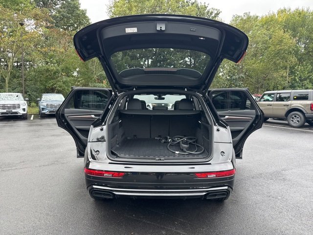 Used 2024 Audi Q5 e Premium Plus w/ Premium Plus Package image 27