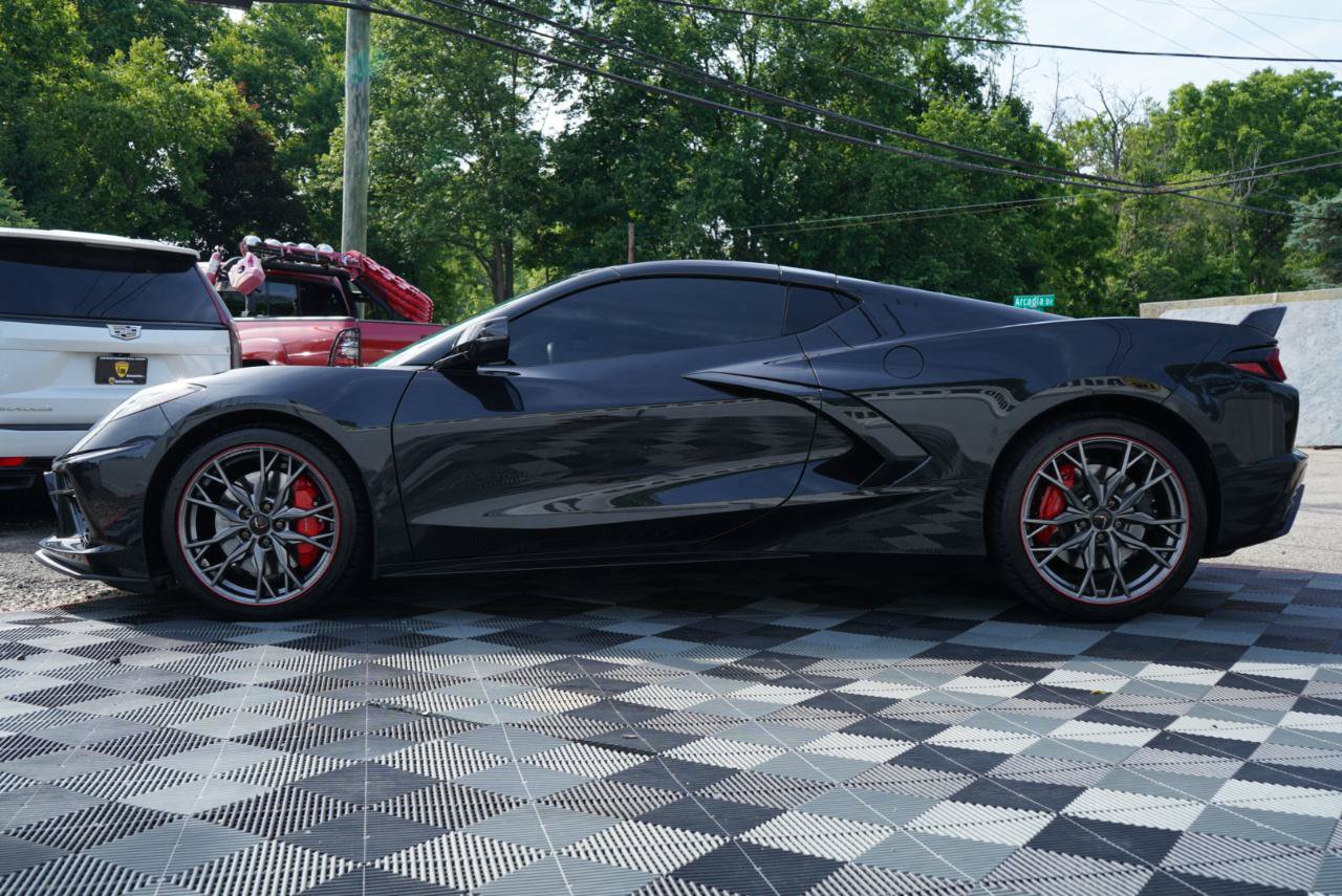 Used 2024 Chevrolet Corvette Stingray Preferred Cpe w/ Z51 Performance Package RWD image 11
