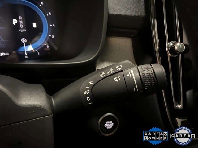 Used 2025 Volvo XC40 B5 Core image 40