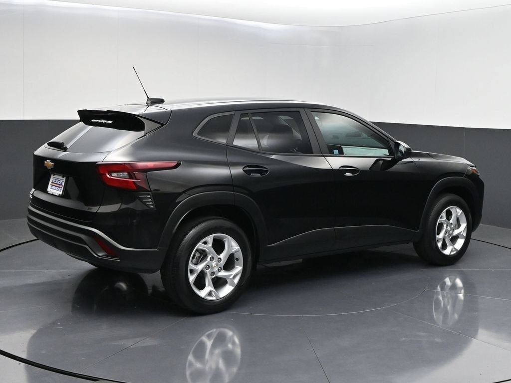 Certified 2025 Chevrolet Trax LS w/ LS Convenience Package FWD image 7