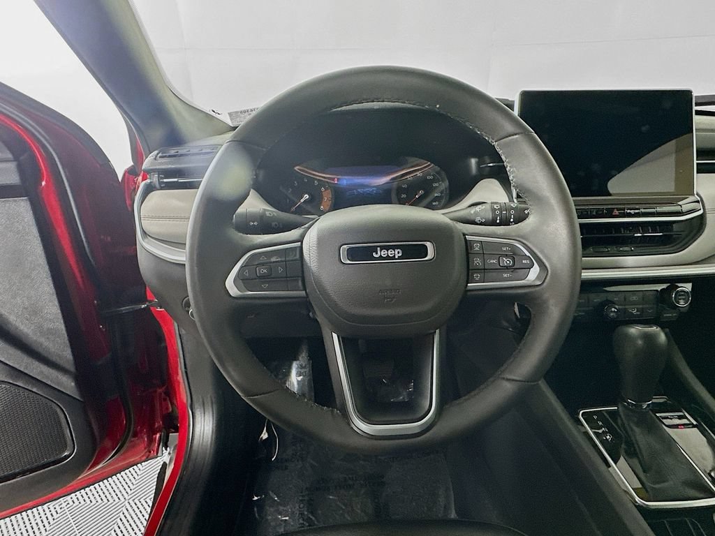 Certified 2025 Jeep Compass Limited AWD/4WD image 18