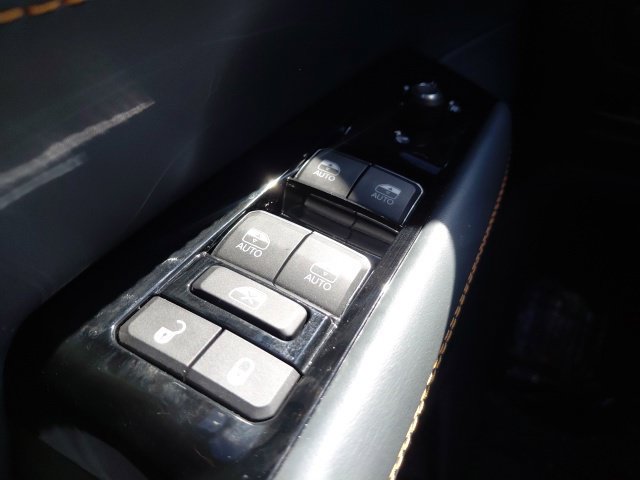 Used 2023 Jeep Grand Wagoneer Series III w/ Rear Seat Video Group 1 AWD/4WD image 19