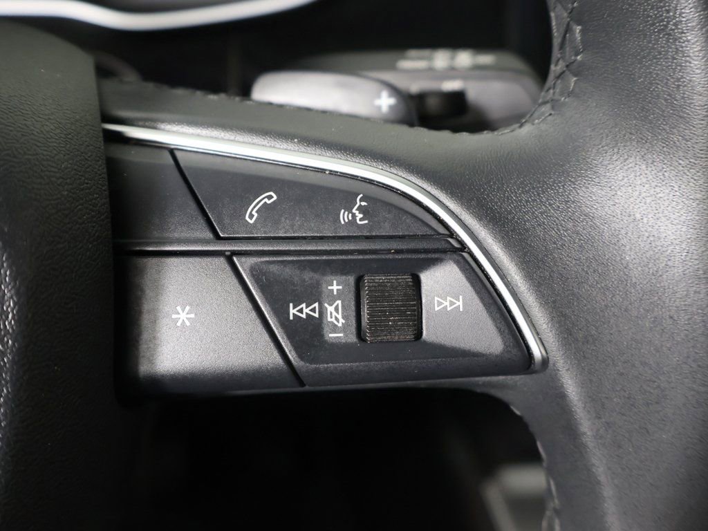 Used 2025 Audi Q3 2.0T Premium image 40