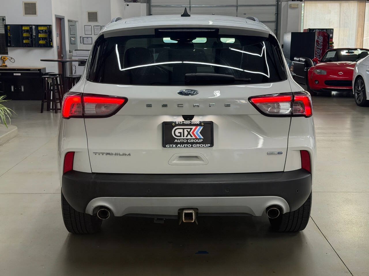 Used 2020 Ford Escape Titanium AWD/4WD image 3