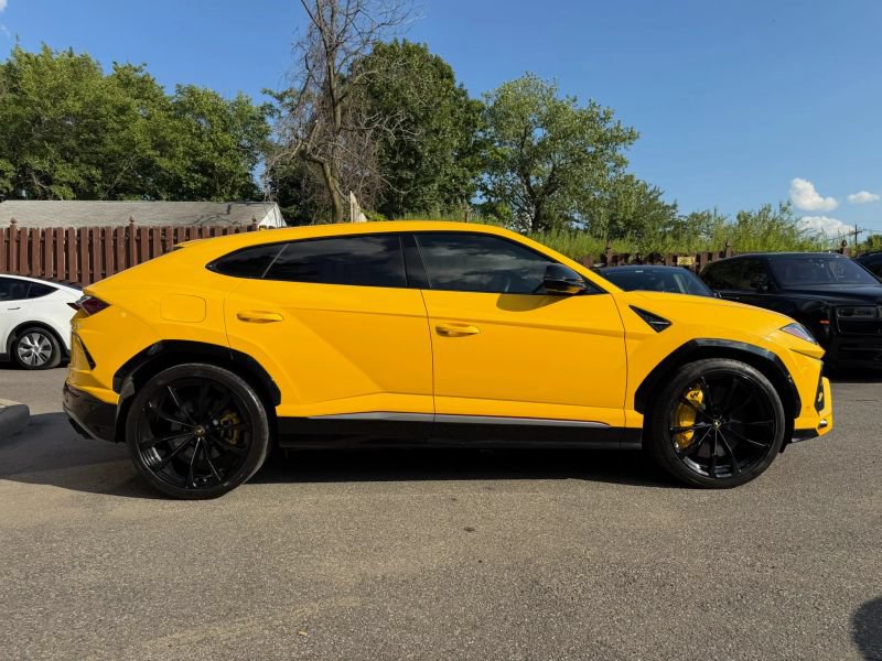 Used 2019 Lamborghini Urus AWD/4WD image 8