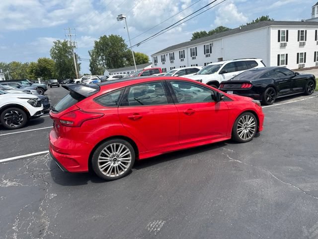 Used 2018 Ford Focus RS AWD/4WD image 5