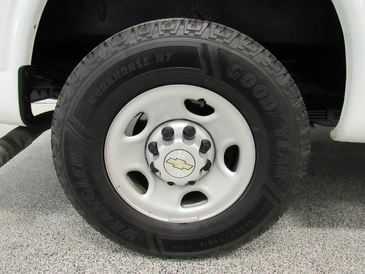 Used 2020 Chevrolet Express 3500 w/ Driver Convenience Package image 14