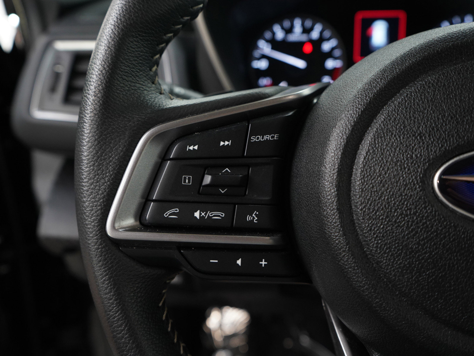 Used 2025 Subaru Ascent Premium image 19