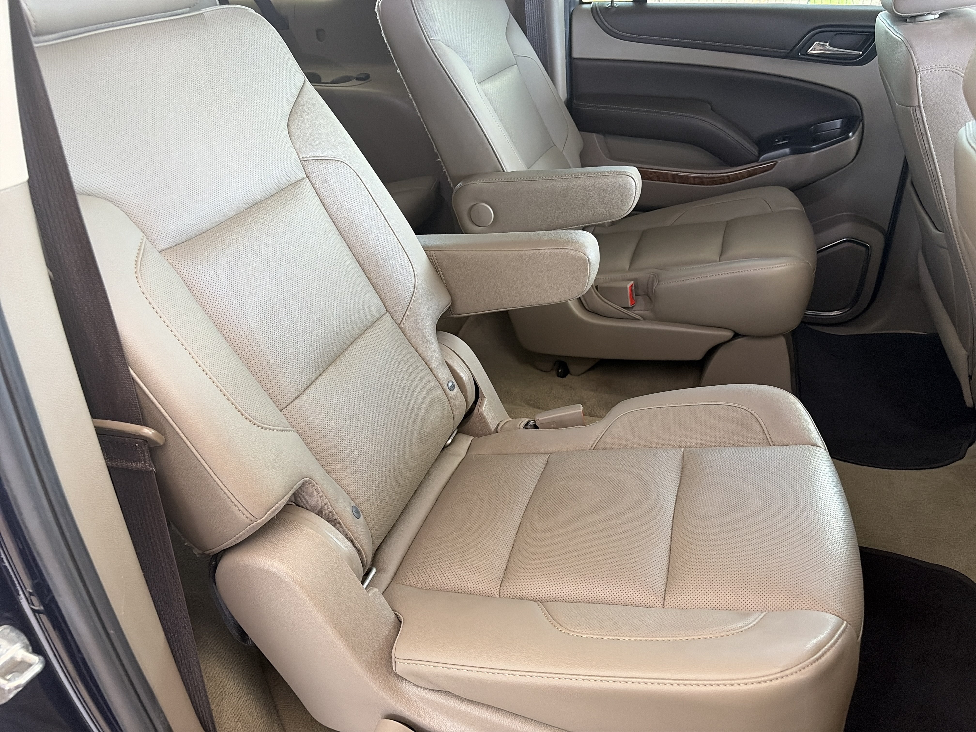 Used 2019 Chevrolet Suburban Premier AWD/4WD image 14