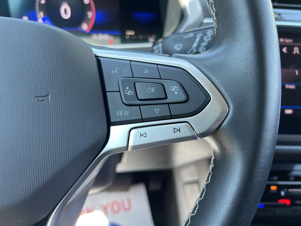 Used 2022 Volkswagen Tiguan SE AWD/4WD image 17
