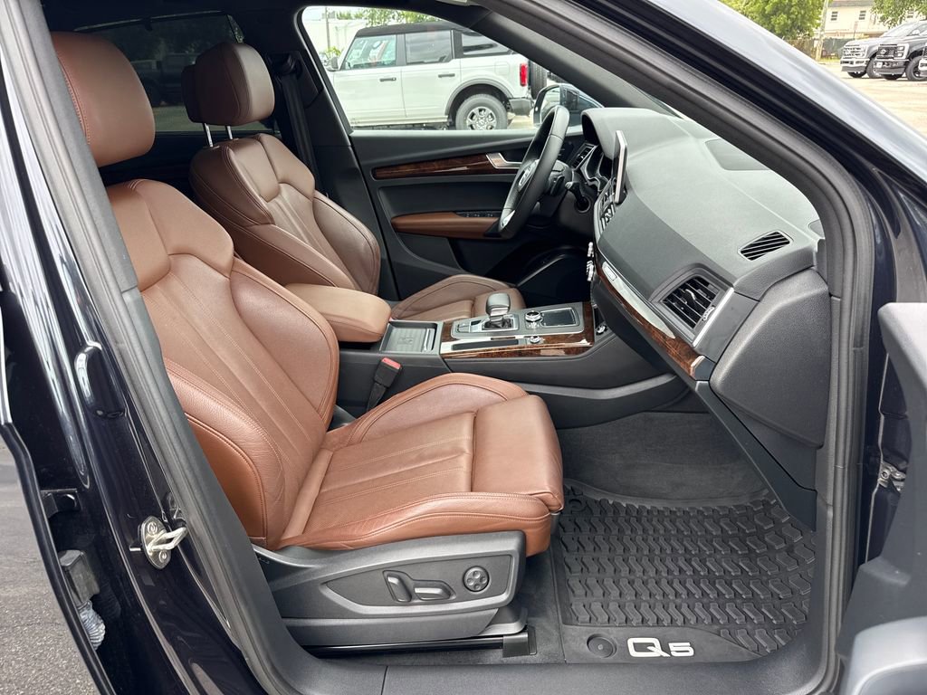 Used 2020 Audi Q5 2.0T Premium Plus w/ Premium Plus Package AWD/4WD image 26