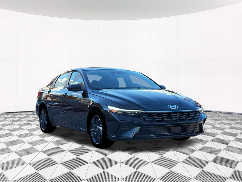 New 2026 Hyundai Elantra SEL Sport Premium FWD image 17