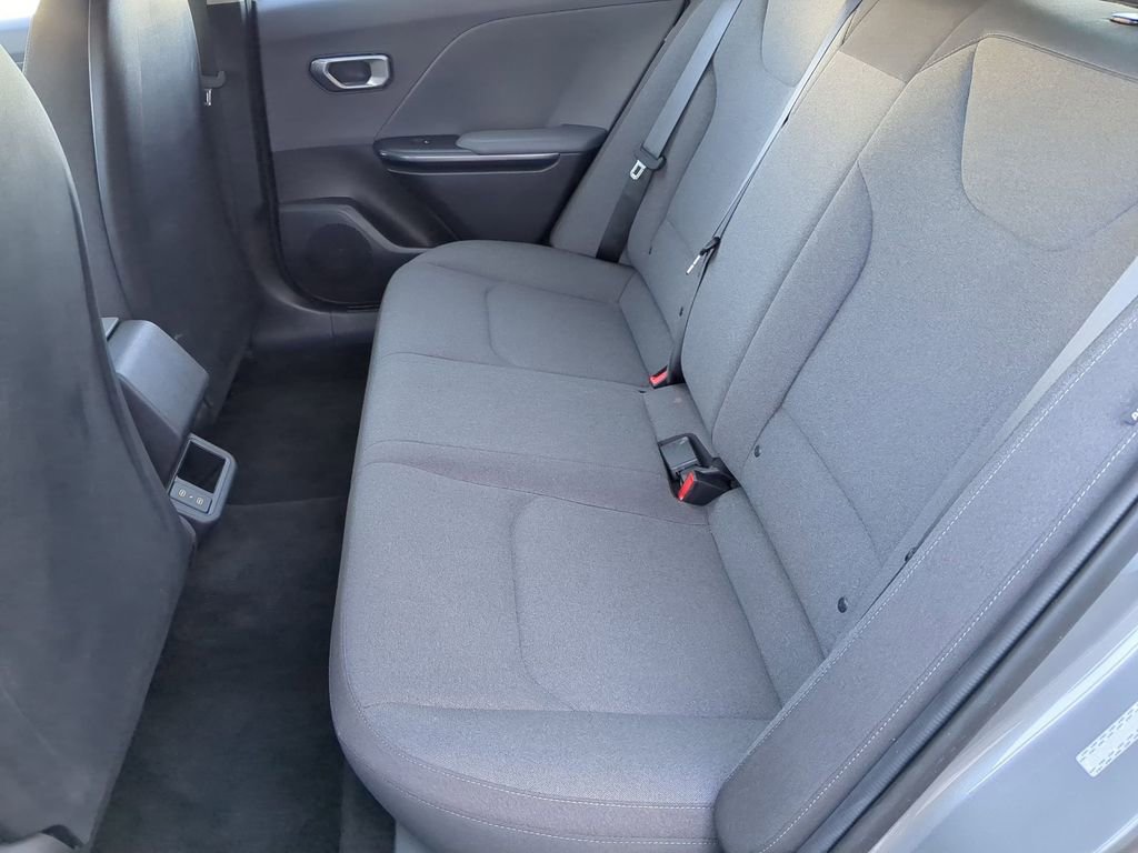 Used 2025 Kia K4 LXS image 26