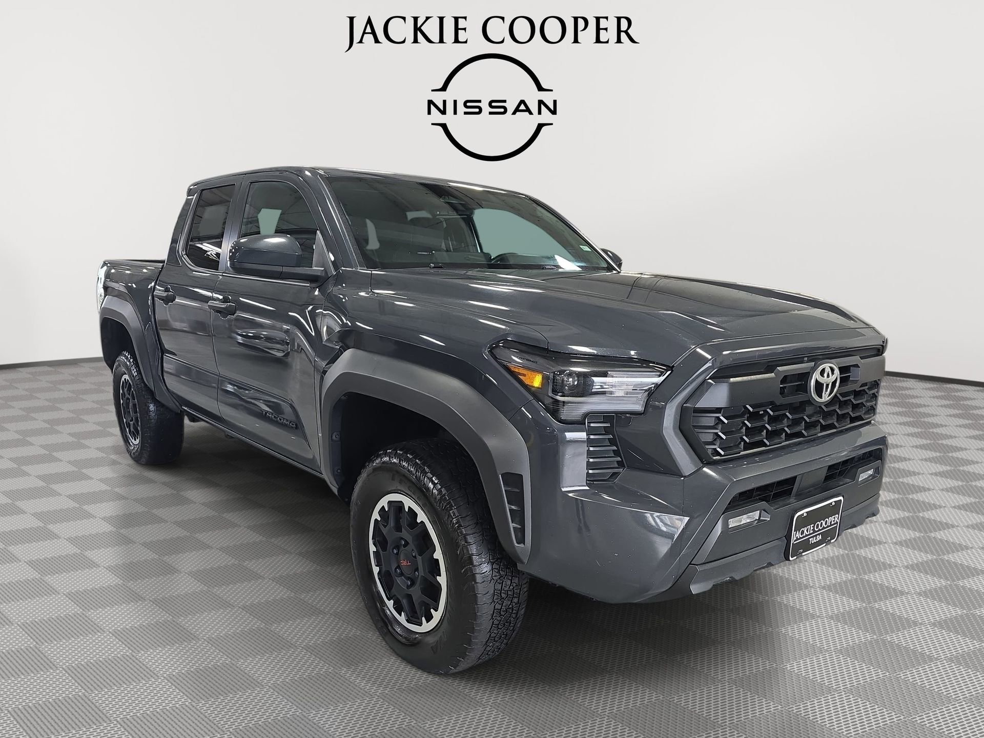 Used 2024 Toyota Tacoma TRD Off-Road AWD/4WD image 3