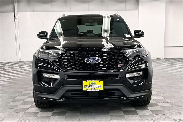 Used 2023 Ford Explorer ST w/ Technology Package image 3