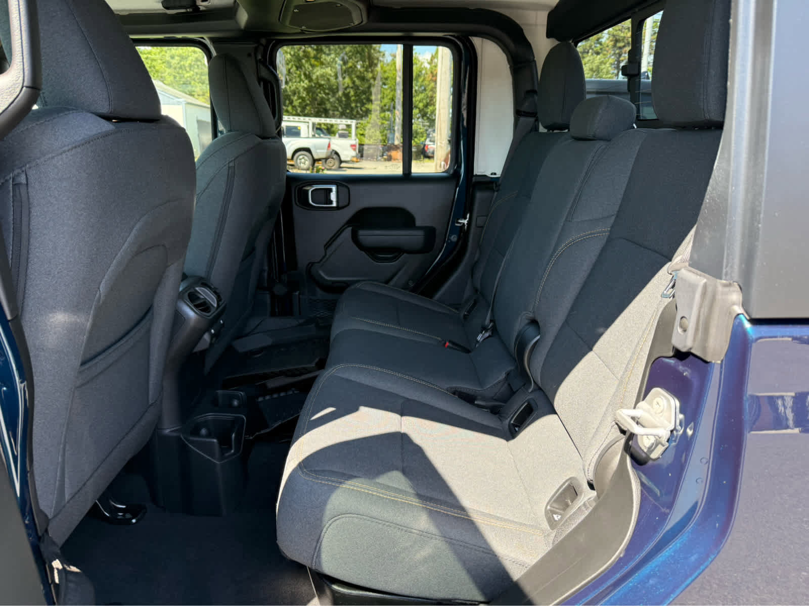 Used 2025 Jeep Gladiator Sport image 23