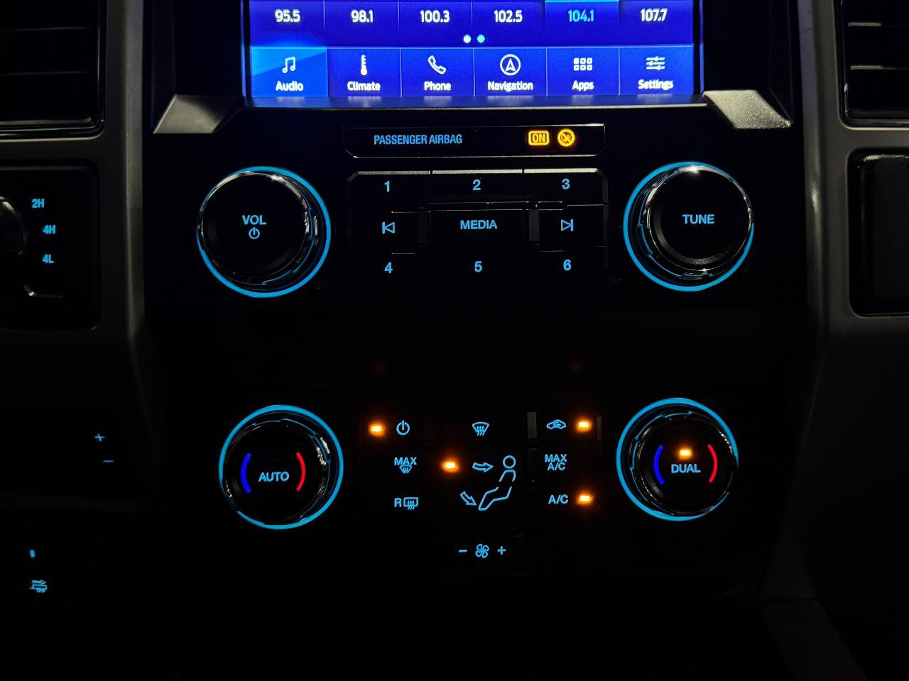 Used 2020 Ford F250 Lariat AWD/4WD image 29