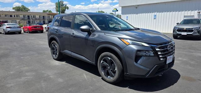 Used 2025 Nissan Rogue SV AWD/4WD image 2