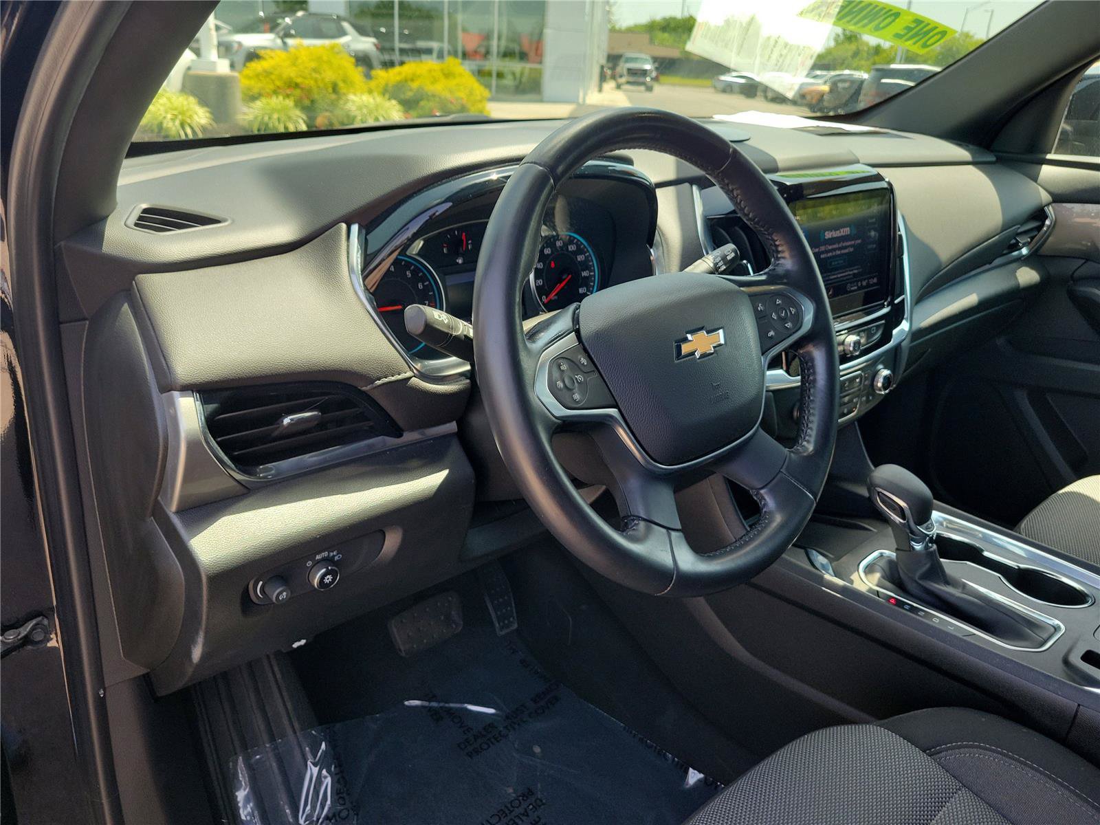 Used 2022 Chevrolet Traverse LT FWD image 21