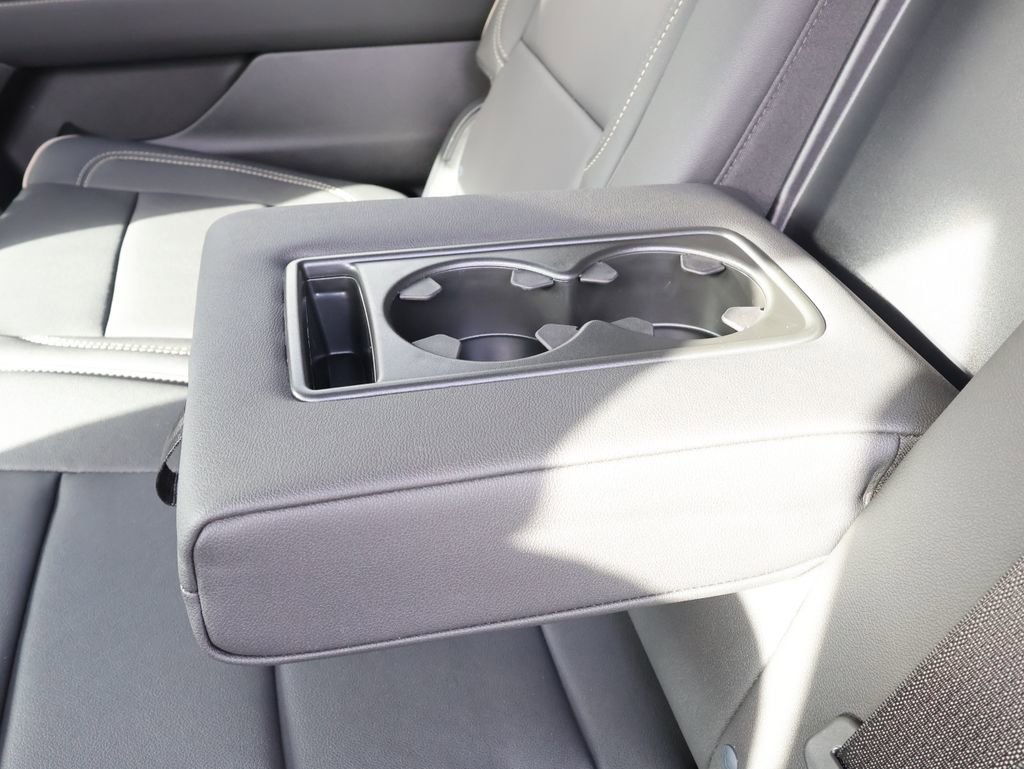 New 2026 GMC Yukon XL Elevation w/ LPO, Elevation Black Package image 28