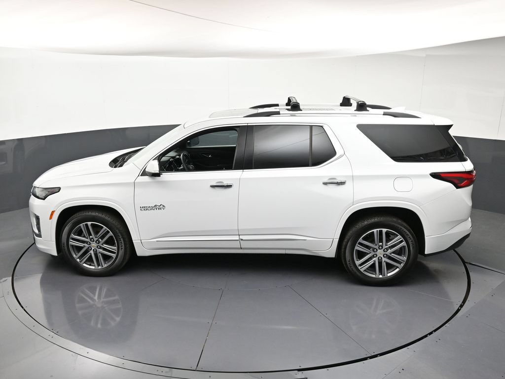 Used 2023 Chevrolet Traverse High Country w/ LPO, Floor Liner Package AWD/4WD image 17