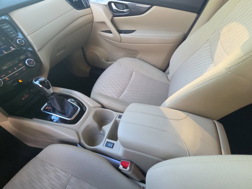 Used 2019 Nissan Rogue SV FWD image 26