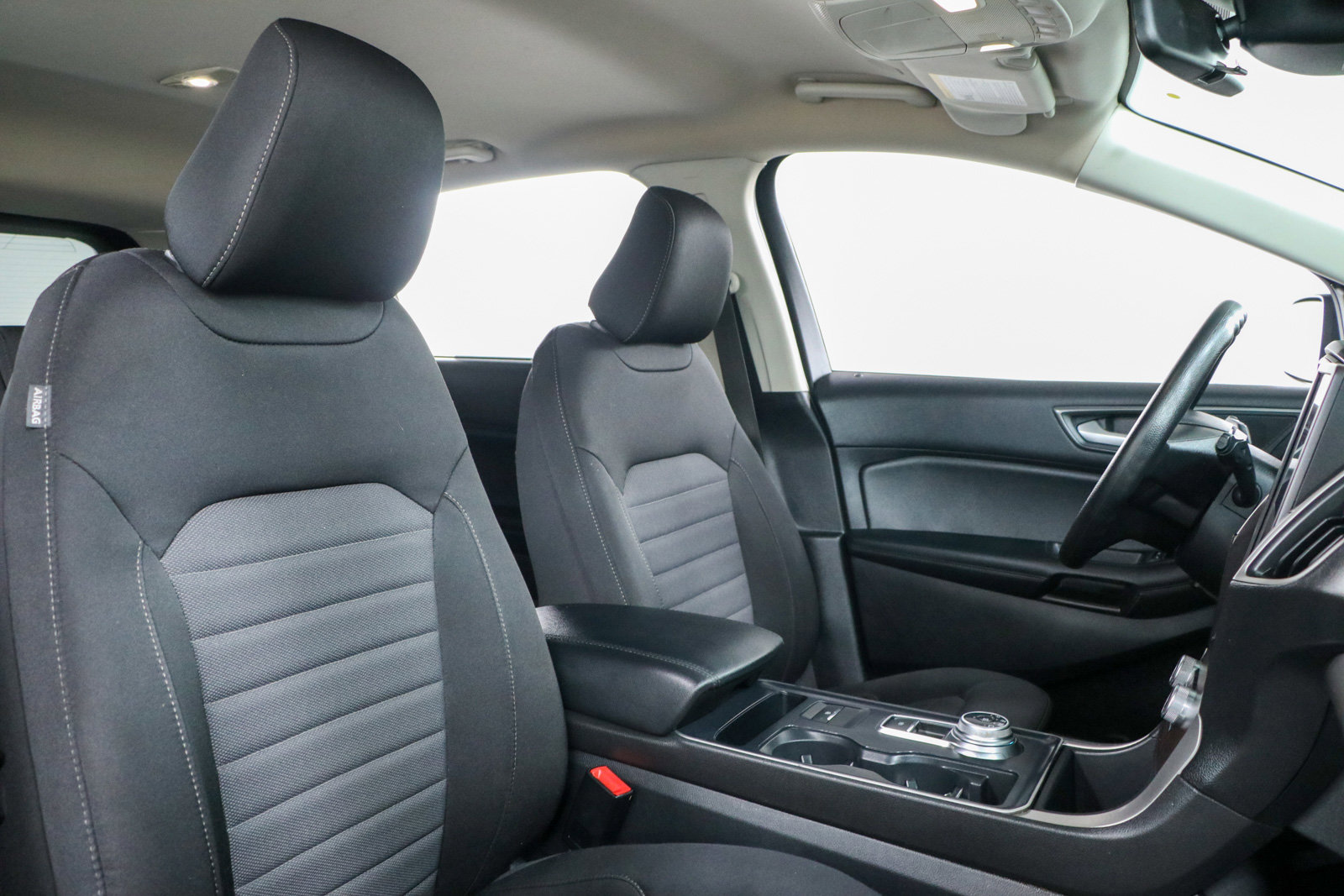 Used 2021 Ford Edge SE image 26