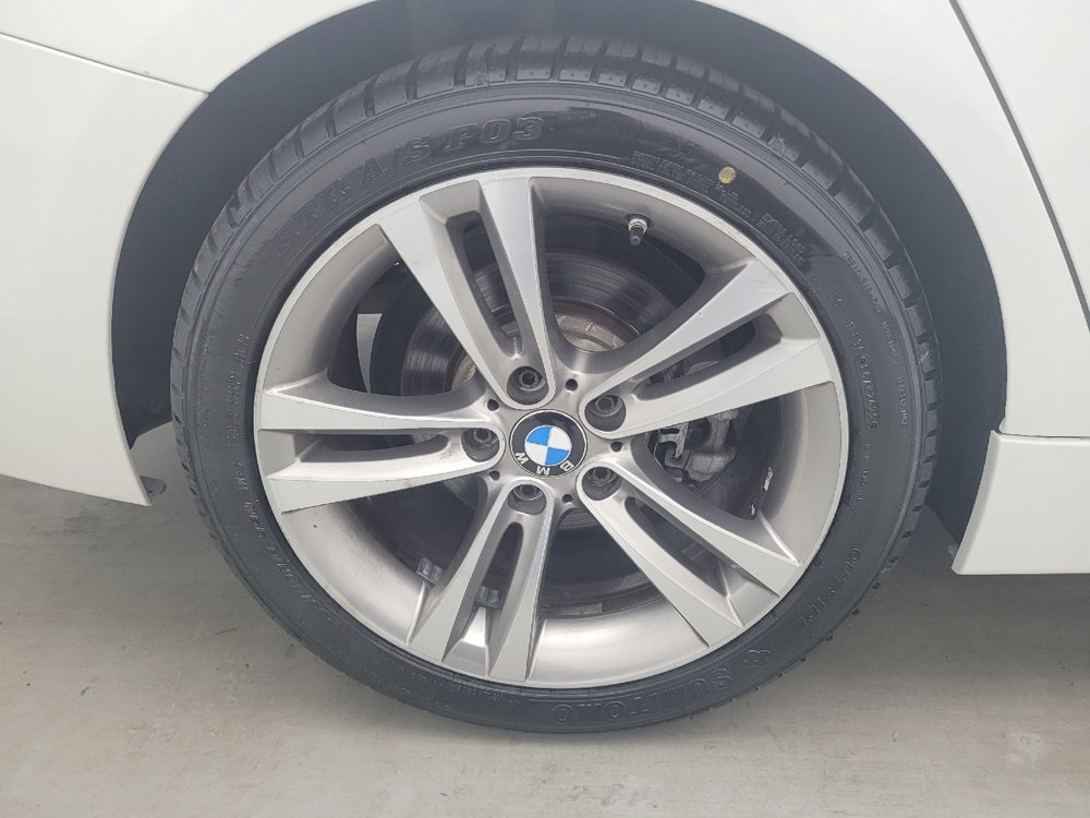 Used 2017 BMW 330i Sedan w/ Premium Package RWD image 31