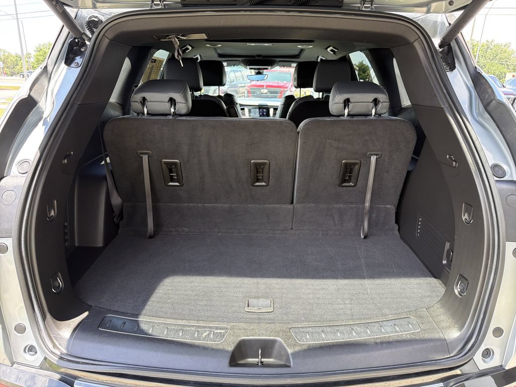 Used 2024 Buick Enclave Essence w/ Experience Buick Package AWD/4WD image 11