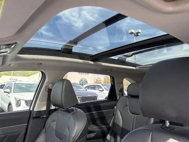 Certified 2025 Kia Sorento SX AWD/4WD image 14