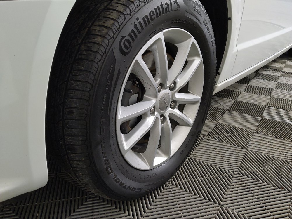 Used 2019 Dodge Grand Caravan SXT w/ Driver Convenience Group image 31