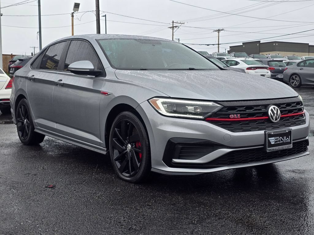 Used 2019 Volkswagen Jetta GLI FWD image 4