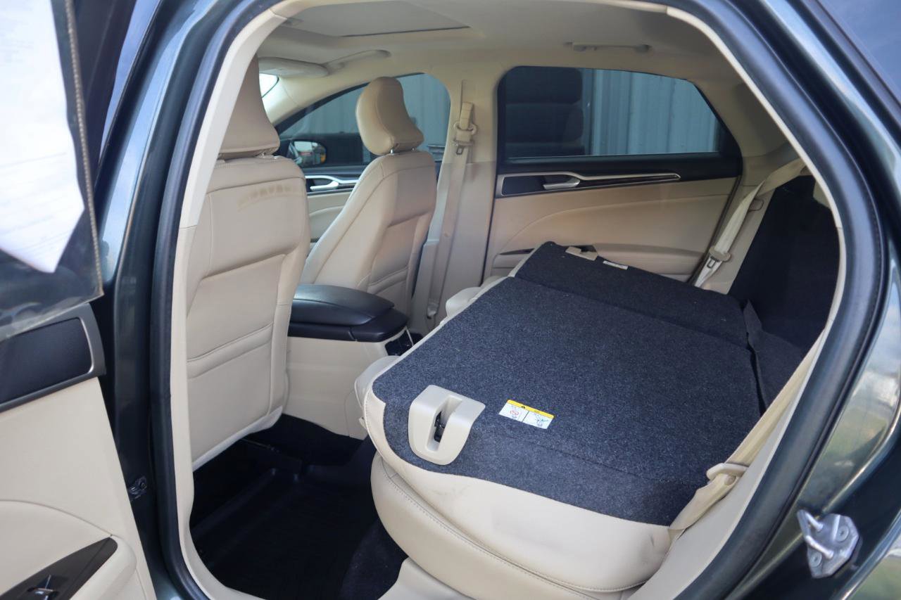 Used 2016 Ford Fusion SE w/ Equipment Group 202A image 45