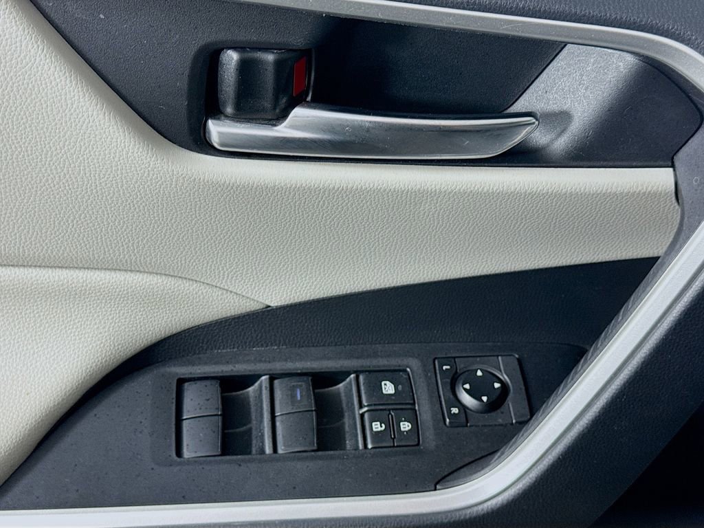 Used 2019 Toyota RAV4 XLE w/ Convenience Package image 19