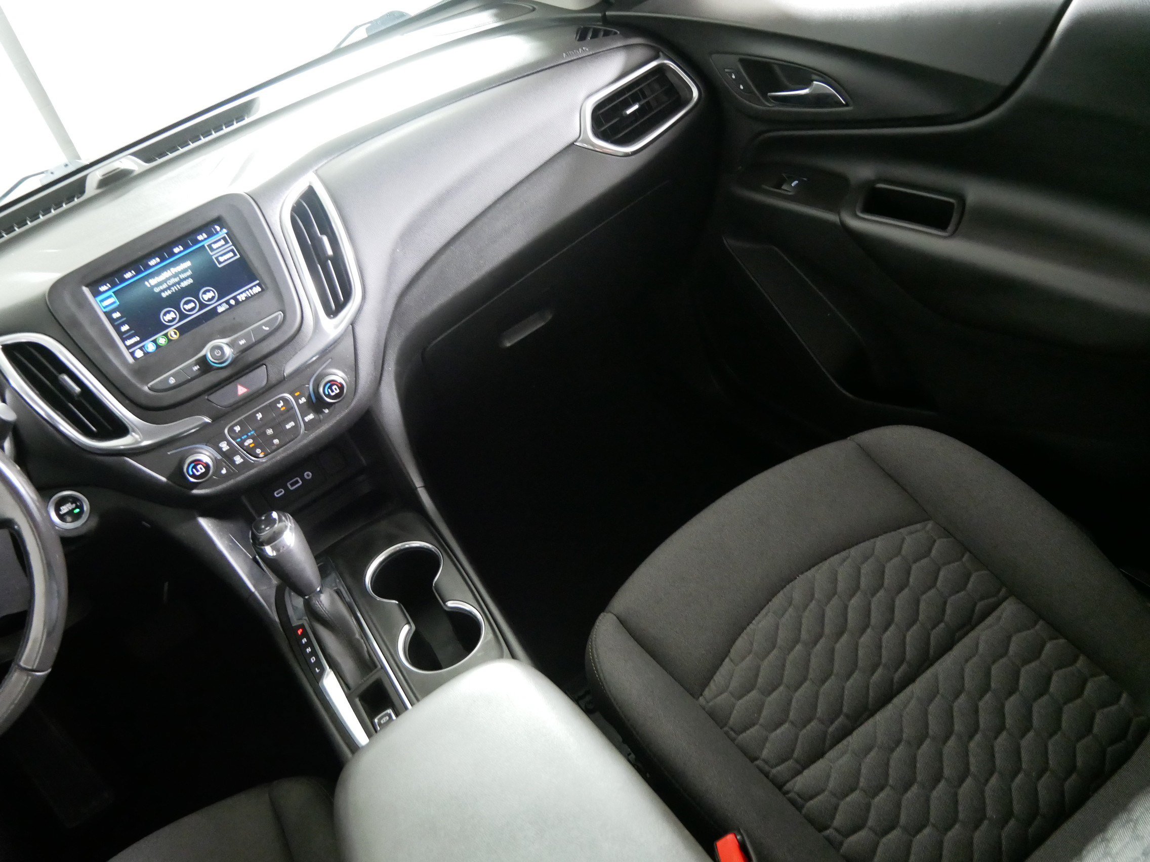 Used 2019 Chevrolet Equinox LT AWD/4WD image 11