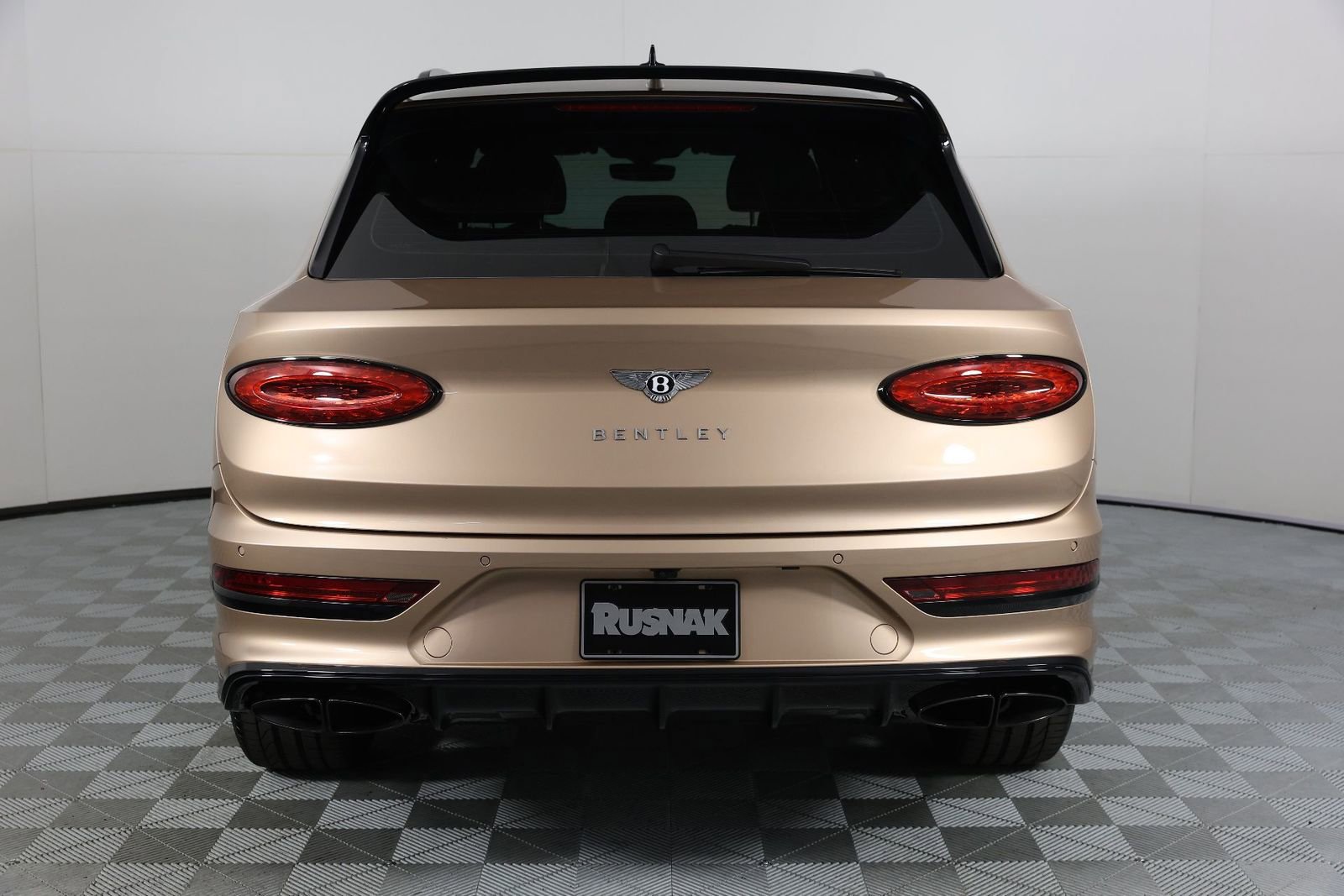 Used 2023 Bentley Bentayga image 8