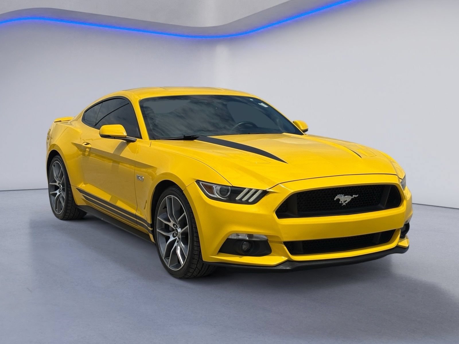 Used 2015 Ford Mustang GT Premium w/ Equipment Group 401A RWD image 5