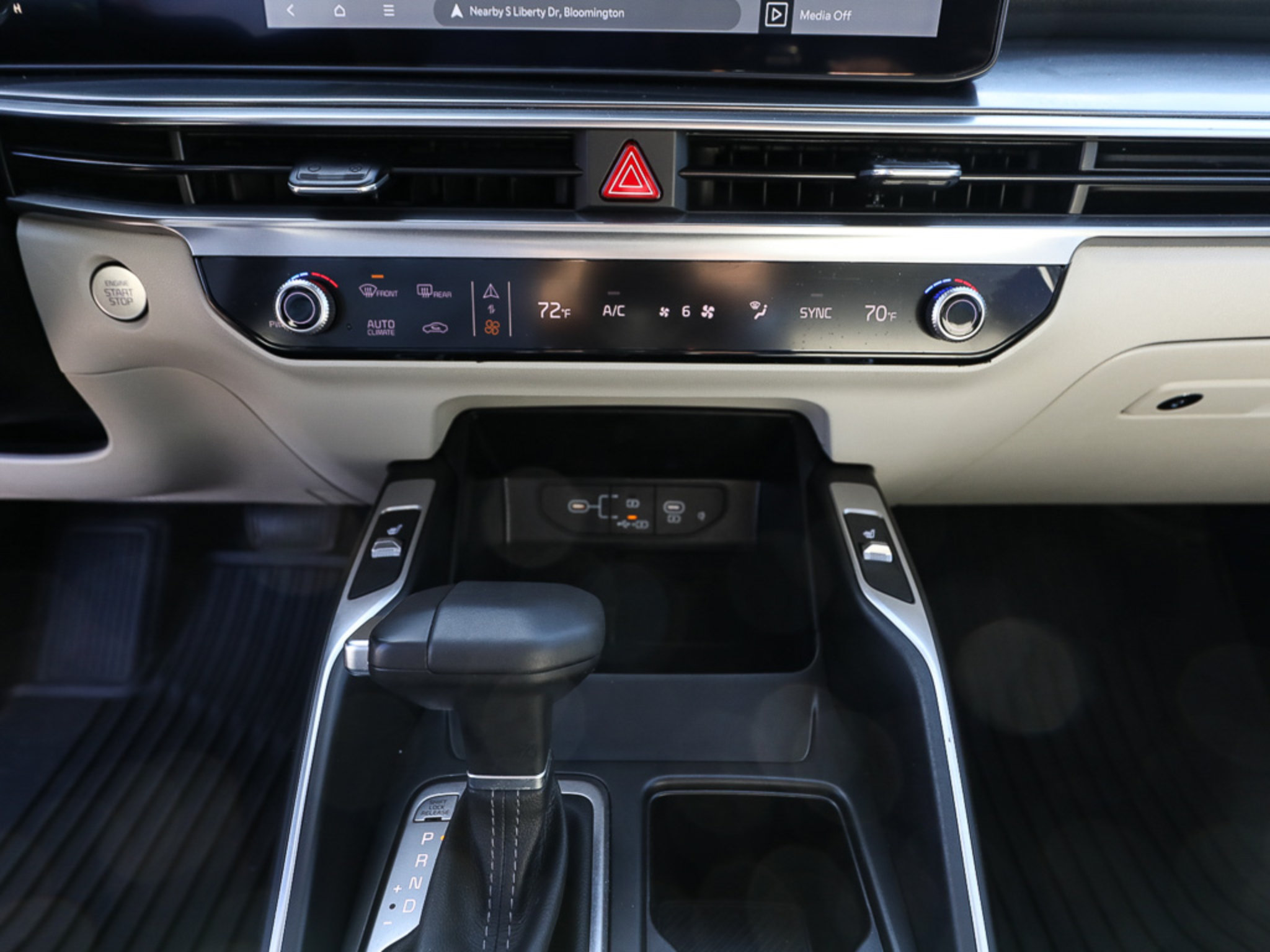 Certified 2025 Kia Sorento EX w/ Panoramic Sunroof Package AWD/4WD image 19
