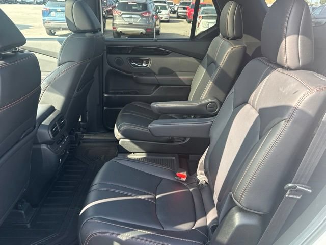 Used 2025 Honda Pilot TrailSport image 26