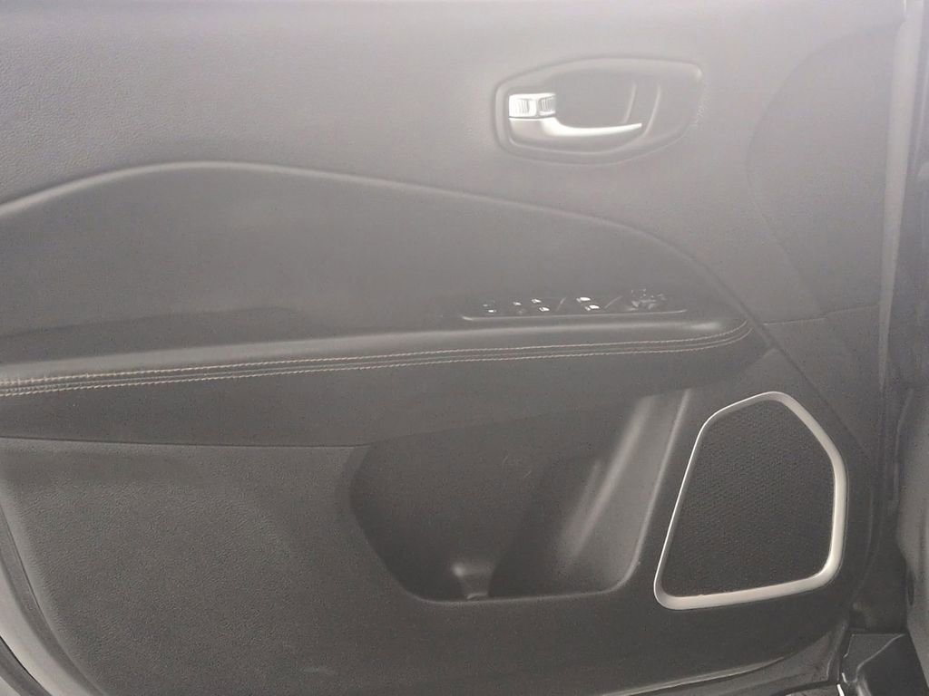 Used 2020 Jeep Compass Limited image 14