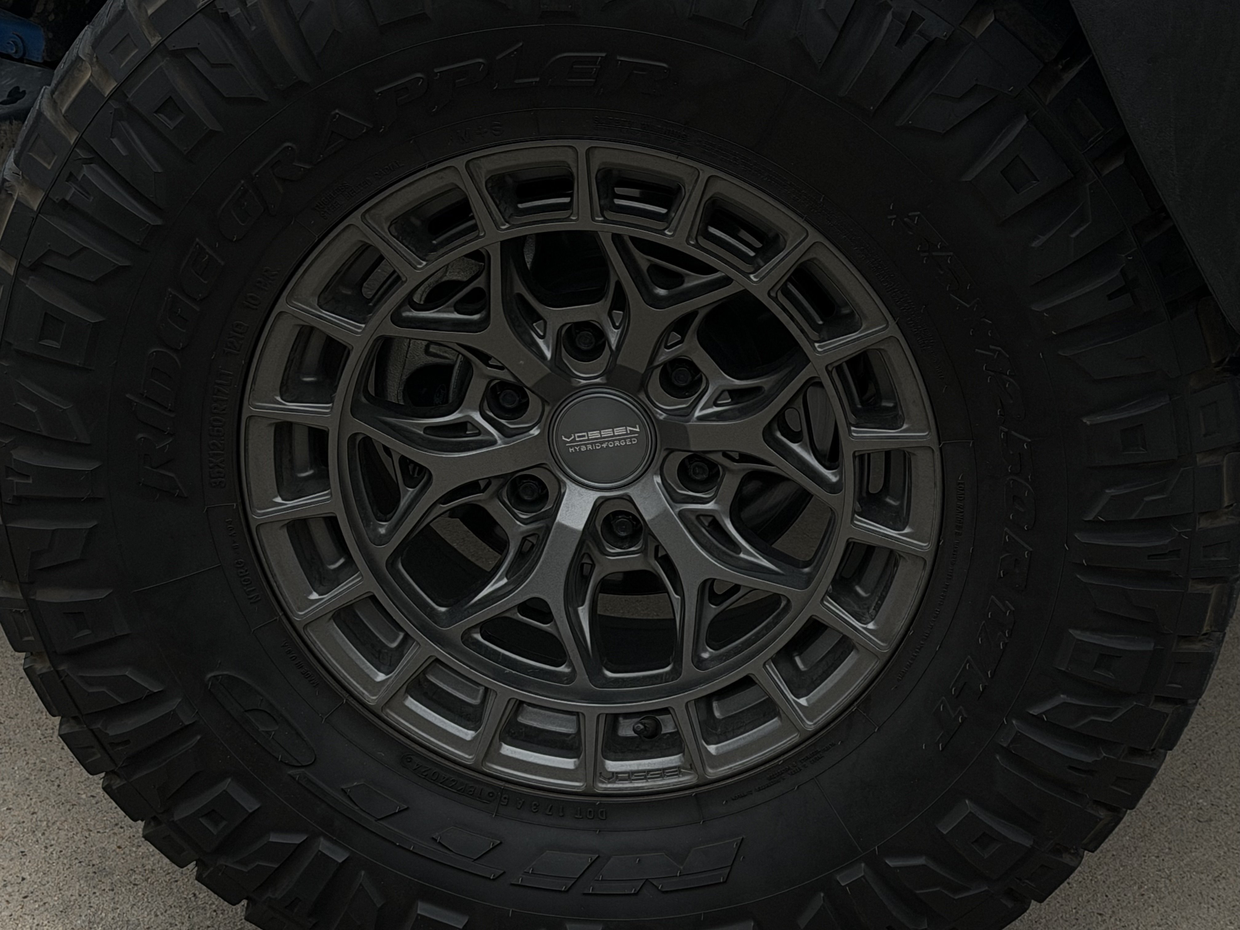 Used 2024 Ford Bronco Outer Banks AWD/4WD image 10